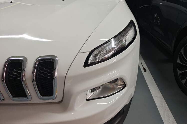Used Jeep Cherokee 2014 2.4L Urban Edition Left Front Headlight