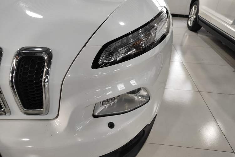 Used Jeep Cherokee 2014 2.4L Luxury Edition Left Front Headlight