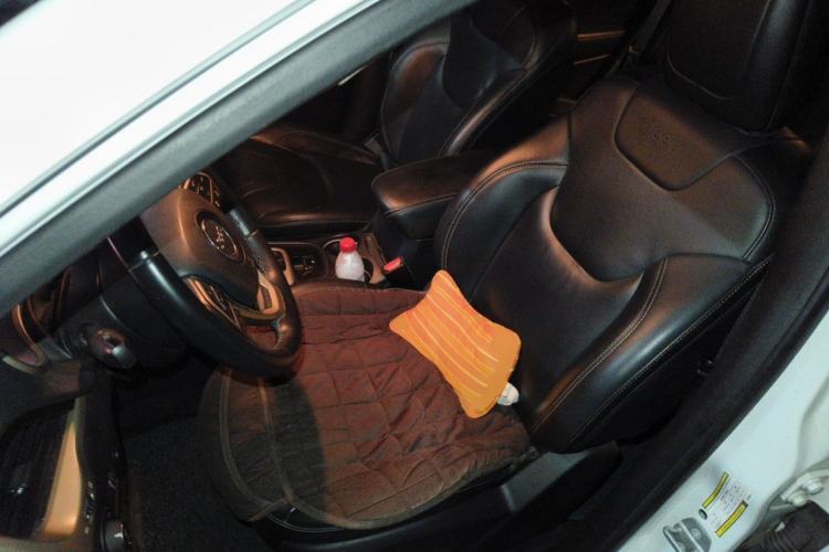 Used Jeep Cherokee 2014 2.4L Luxury Edition Left Front Seat