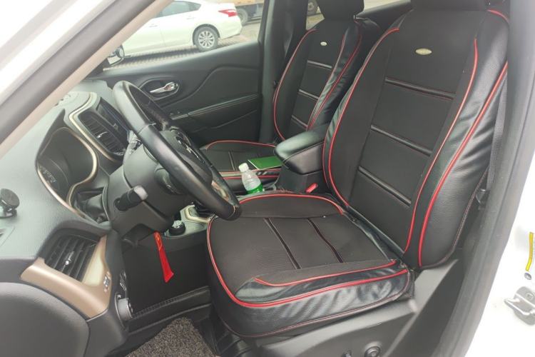 Used Jeep Cherokee 2014 2.4L Luxury Edition Left Front Seat