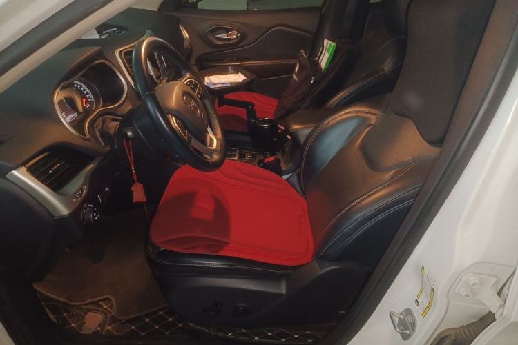 Used Jeep Cherokee 2014 2.4L Elite Edition Left Front Seat