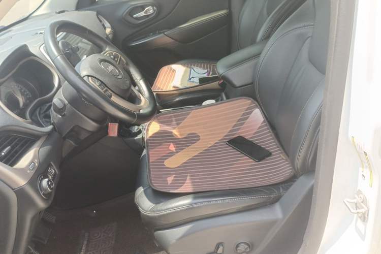 Used Jeep Cherokee 2014 2.4L Urban Edition Left Front Seat