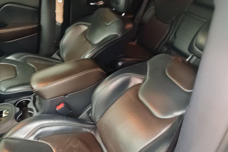 Used Jeep Cherokee 2014 2.4L Elite Edition Left Front Seat