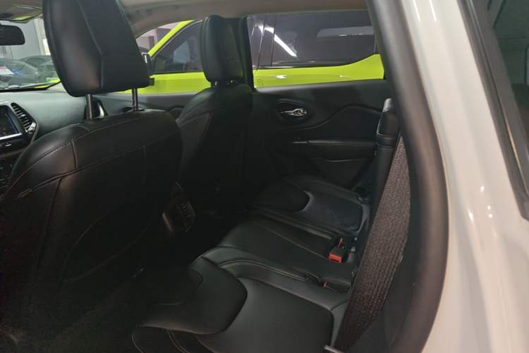 Used Jeep Cherokee 2014 2.4L Urban Edition Left Rear Seat