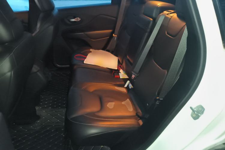 Used Jeep Cherokee 2014 2.4L Urban Edition Left Rear Seat