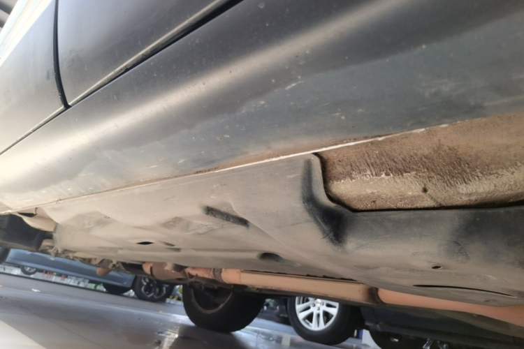 Used Jeep Cherokee 2014 2.4L Elite Edition Left Side Sill