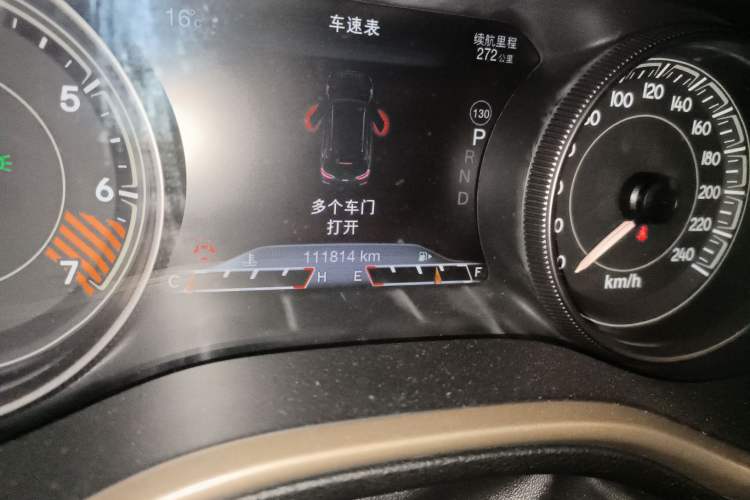 Used Jeep Cherokee 2014 2.4L Luxury Edition Odometer Close Up