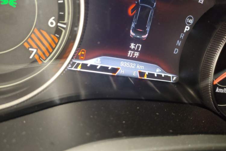Used Jeep Cherokee 2014 2.4L Elite Edition Odometer Close Up