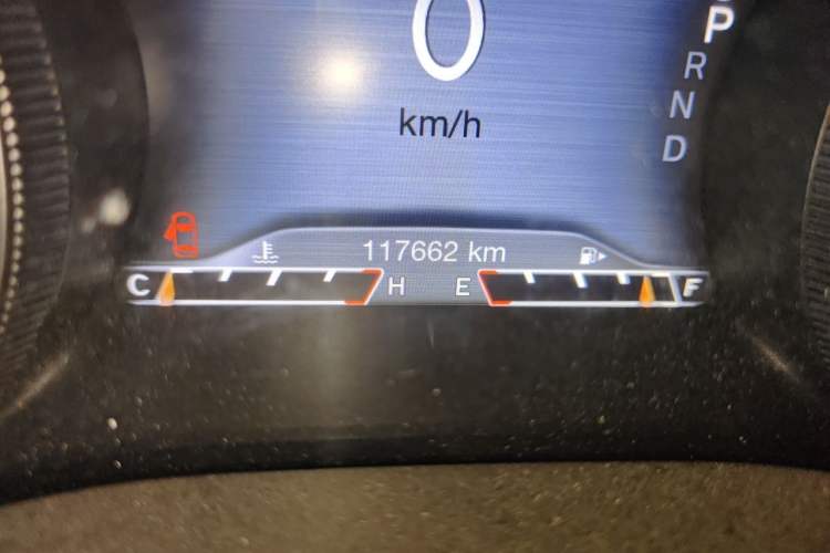Used Jeep Cherokee 2014 2.4L Luxury Edition Odometer Close Up