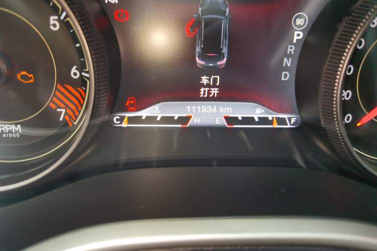 Used Jeep Cherokee 2014 2.4L Elite Edition Odometer Close Up