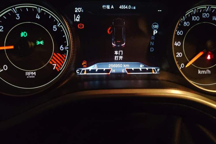 Used Jeep Cherokee 2014 2.4L Elite Edition Odometer Close Up