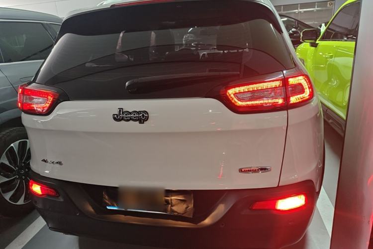 Used Jeep Cherokee 2014 2.4L Urban Edition Rear