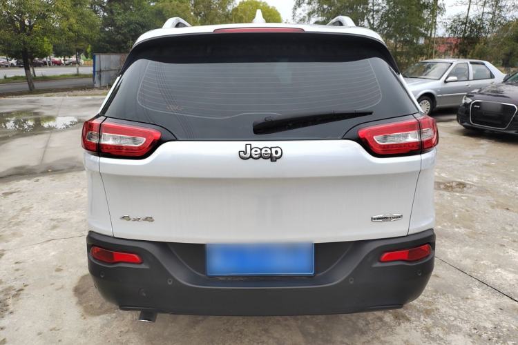 Used Jeep Cherokee 2014 2.4L Urban Edition Rear