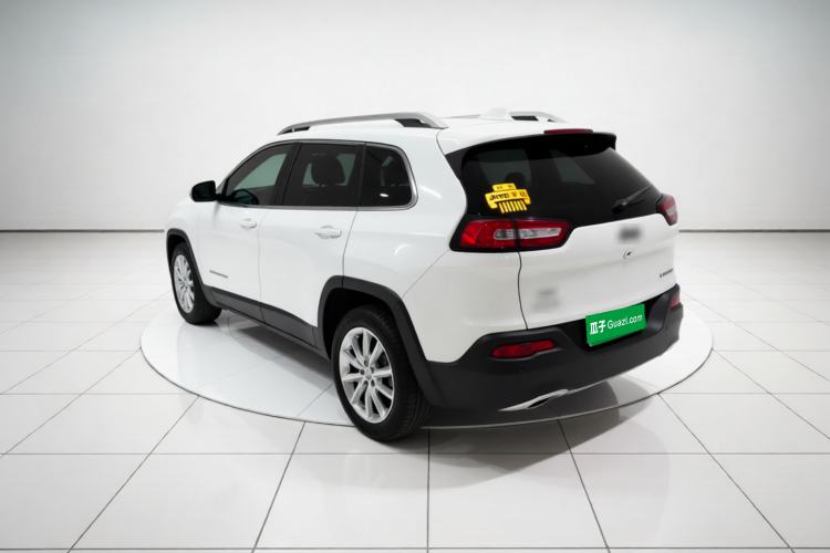 Used Jeep Cherokee 2014 2.4L Luxury Edition Rear Left 45 Deg