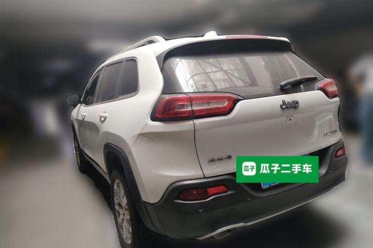 Used Jeep Cherokee 2014 2.4L Elite Edition Rear Left 45 Deg