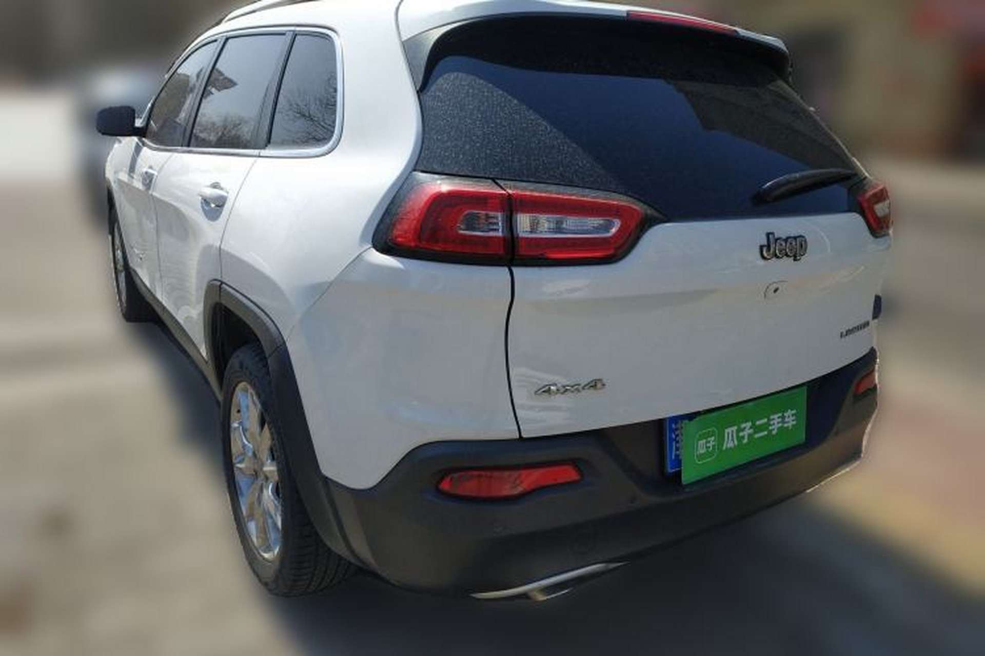 Used Jeep Cherokee 2014 2.4L Luxury Edition Rear Left 45 Deg