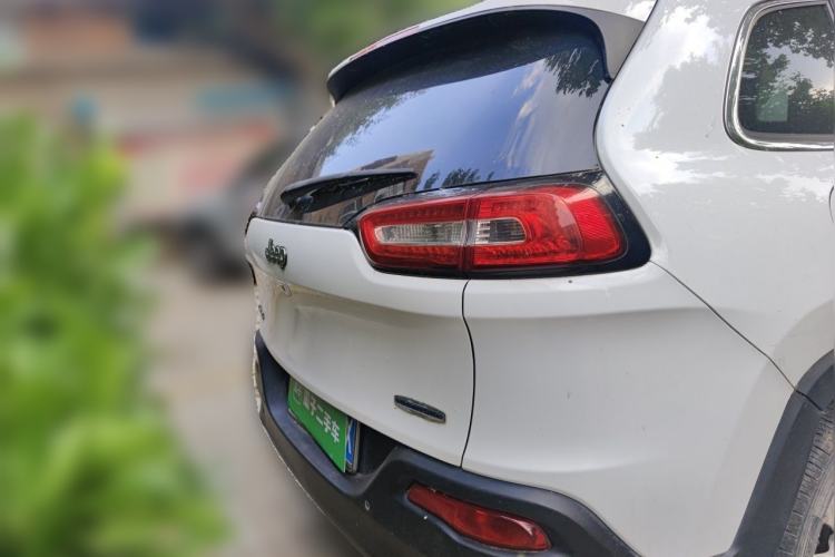 Used Jeep Cherokee 2014 2.4L Luxury Edition Rear