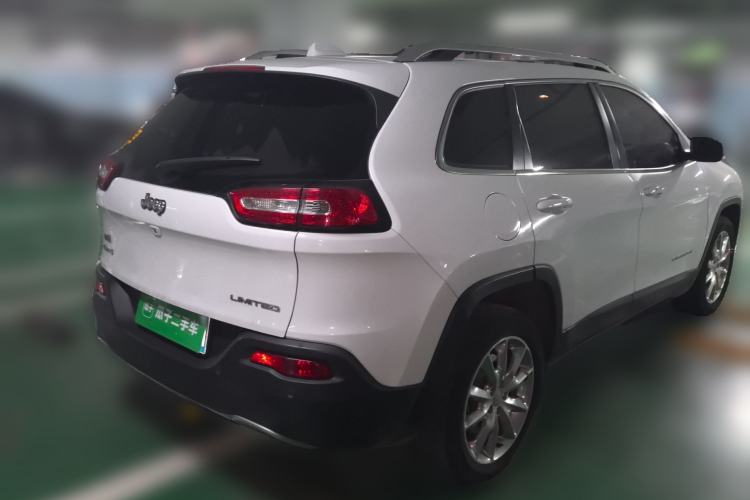 Used Jeep Cherokee 2014 2.4L Luxury Edition Rear Right 45 Deg