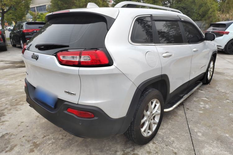 Used Jeep Cherokee 2014 2.4L Urban Edition Rear Right 45 Deg