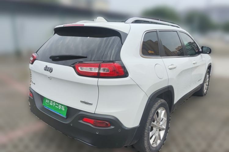 Used Jeep Cherokee 2014 2.4L Luxury Edition Rear Right 45 Deg