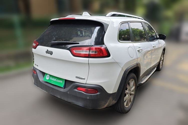 Used Jeep Cherokee 2014 2.4L Luxury Edition Rear Right 45 Deg