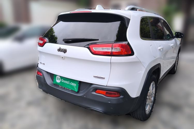 Used Jeep Cherokee 2014 2.4L Luxury Edition Rear Right 45 Deg