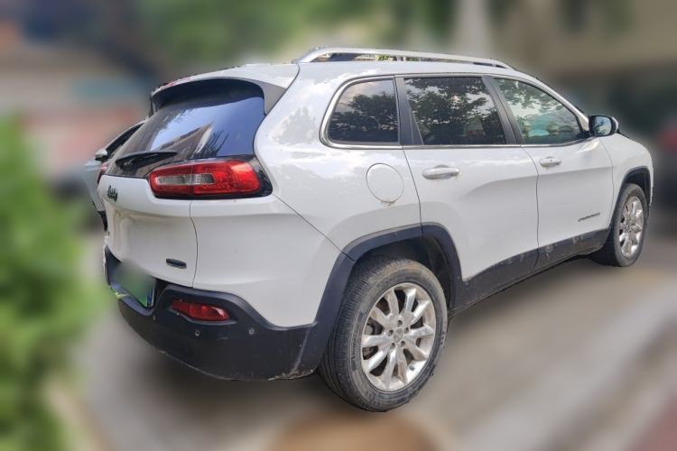 Used Jeep Cherokee 2014 2.4L Luxury Edition Rear Right 45 Deg