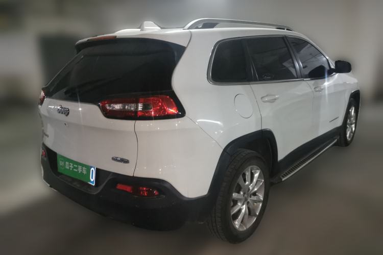 Used Jeep Cherokee 2014 2.4L Luxury Edition Rear Right 45 Deg