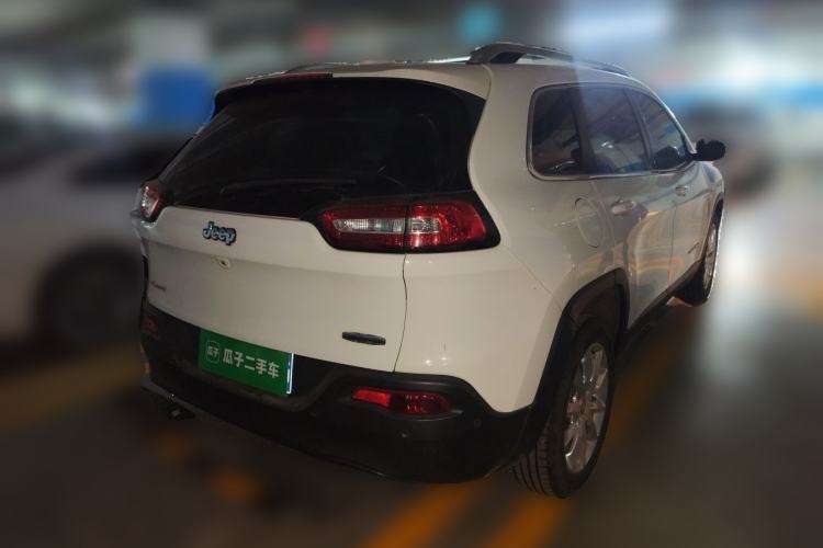 Used Jeep Cherokee 2014 2.4L Luxury Edition Rear Right 45 Deg