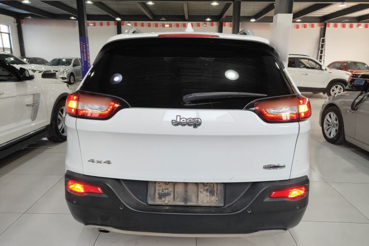 Used Jeep Cherokee 2014 2.4L Luxury Edition Rear