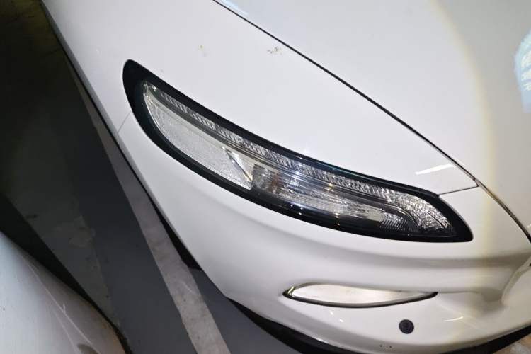 Used Jeep Cherokee 2014 2.4L Luxury Edition Right Front Headlight