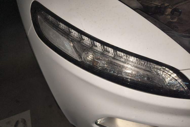Used Jeep Cherokee 2014 2.4L Luxury Edition Right Front Headlight
