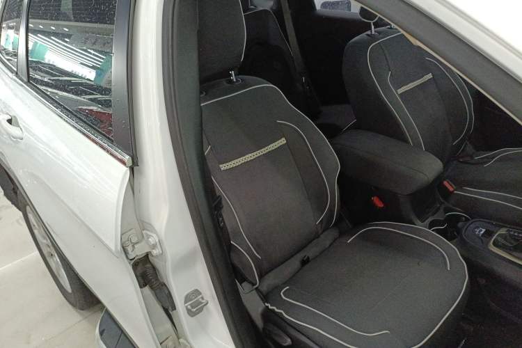 Used Jeep Cherokee 2014 2.4L Urban Edition Right Front Seat