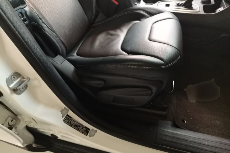 Used Jeep Cherokee 2014 2.4L Elite Edition Right Front Seat