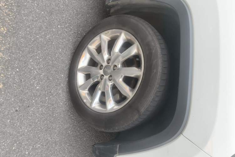 Used Jeep Cherokee 2014 2.4L Luxury Edition Right Front Wheel Hub