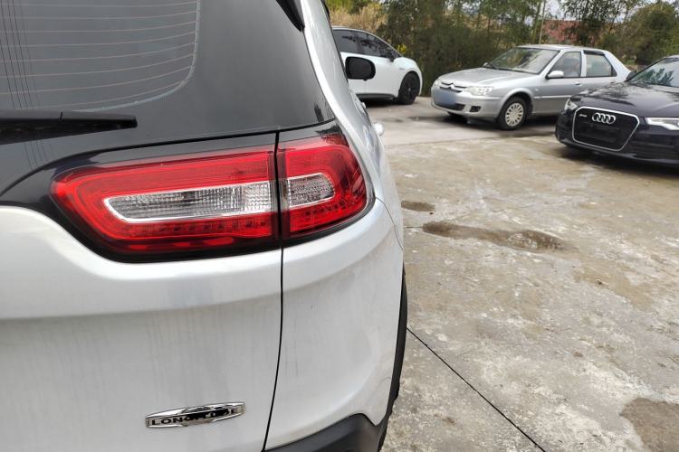 Used Jeep Cherokee 2014 2.4L Urban Edition Right Rear Taillight