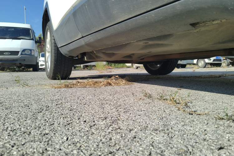 Used Jeep Cherokee 2014 2.4L Luxury Edition Right Side Sill