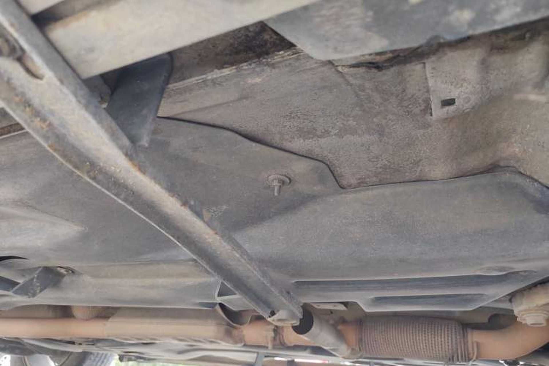Used Jeep Cherokee 2014 2.4L Urban Edition Right Side Sill