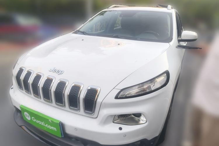 Used Jeep Cherokee 2014 2.4L Luxury Edition Guazi used car, China used car export, Used car for sale, Used  cars, Cheapest cars for sale