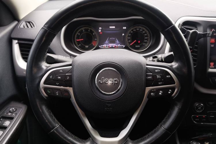 Used Jeep Cherokee 2014 2.4L Elite Edition Steering Wheel