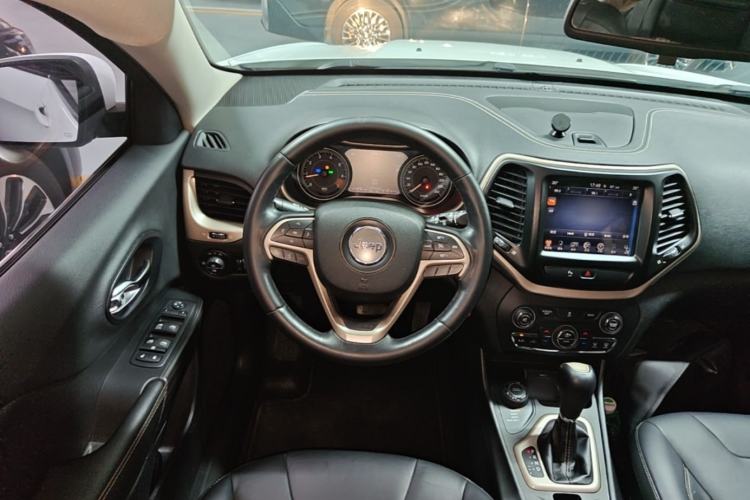 Used Jeep Cherokee 2014 2.4L Urban Edition Steering Wheel