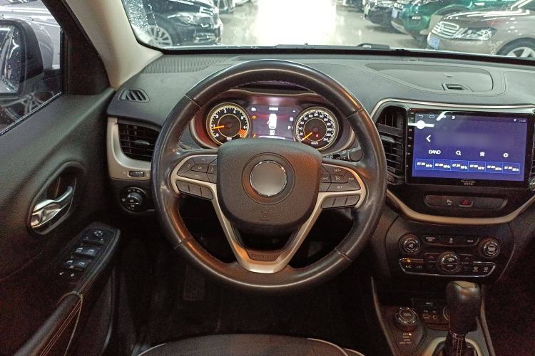Used Jeep Cherokee 2014 2.4L Urban Edition Steering Wheel