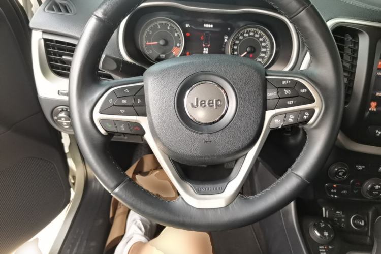 Used Jeep Cherokee 2014 2.4L Elite Edition Steering Wheel