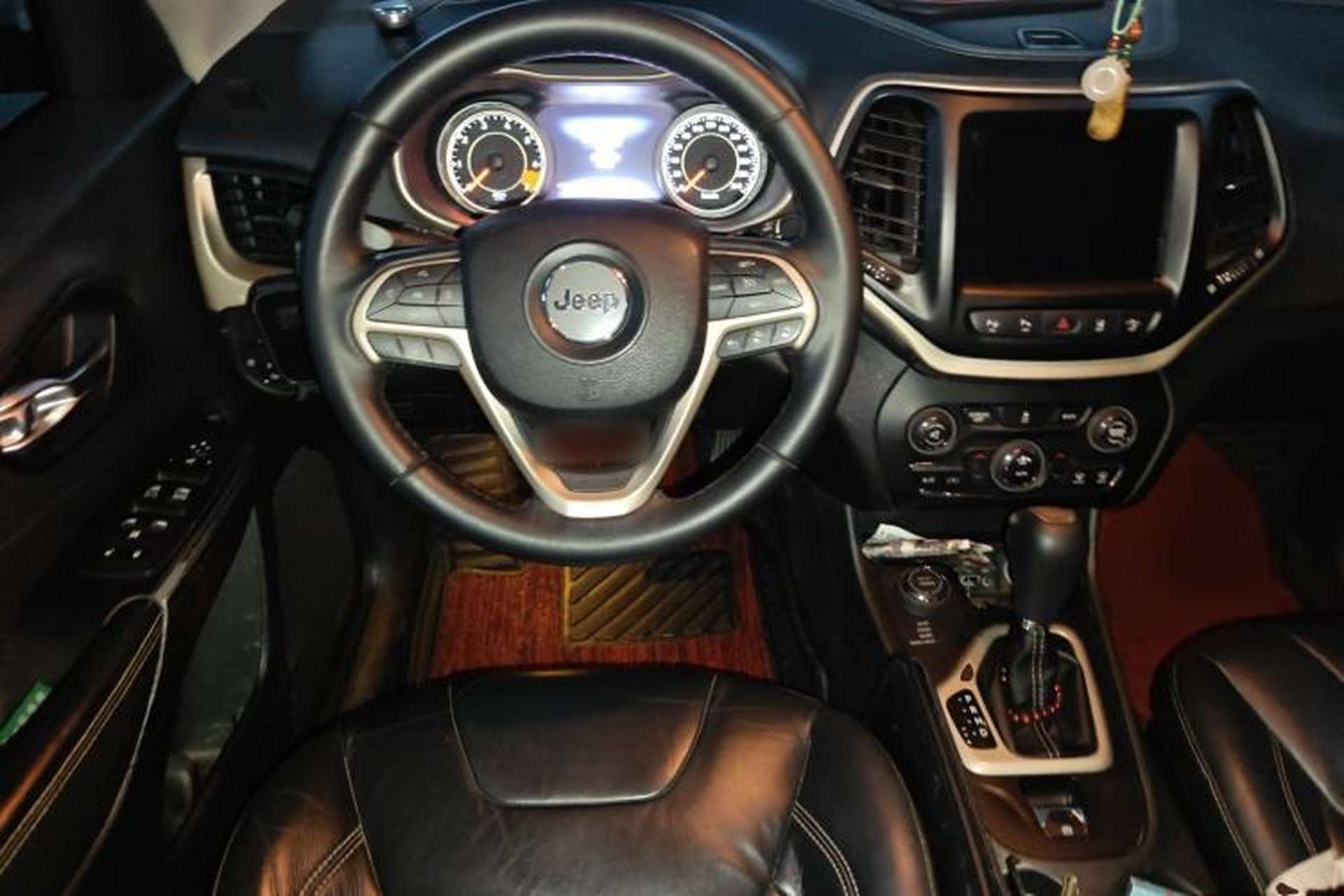Used Jeep Cherokee 2014 2.4L Luxury Edition Steering Wheel