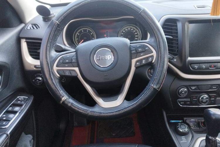 Used Jeep Cherokee 2014 2.4L Luxury Edition Steering Wheel