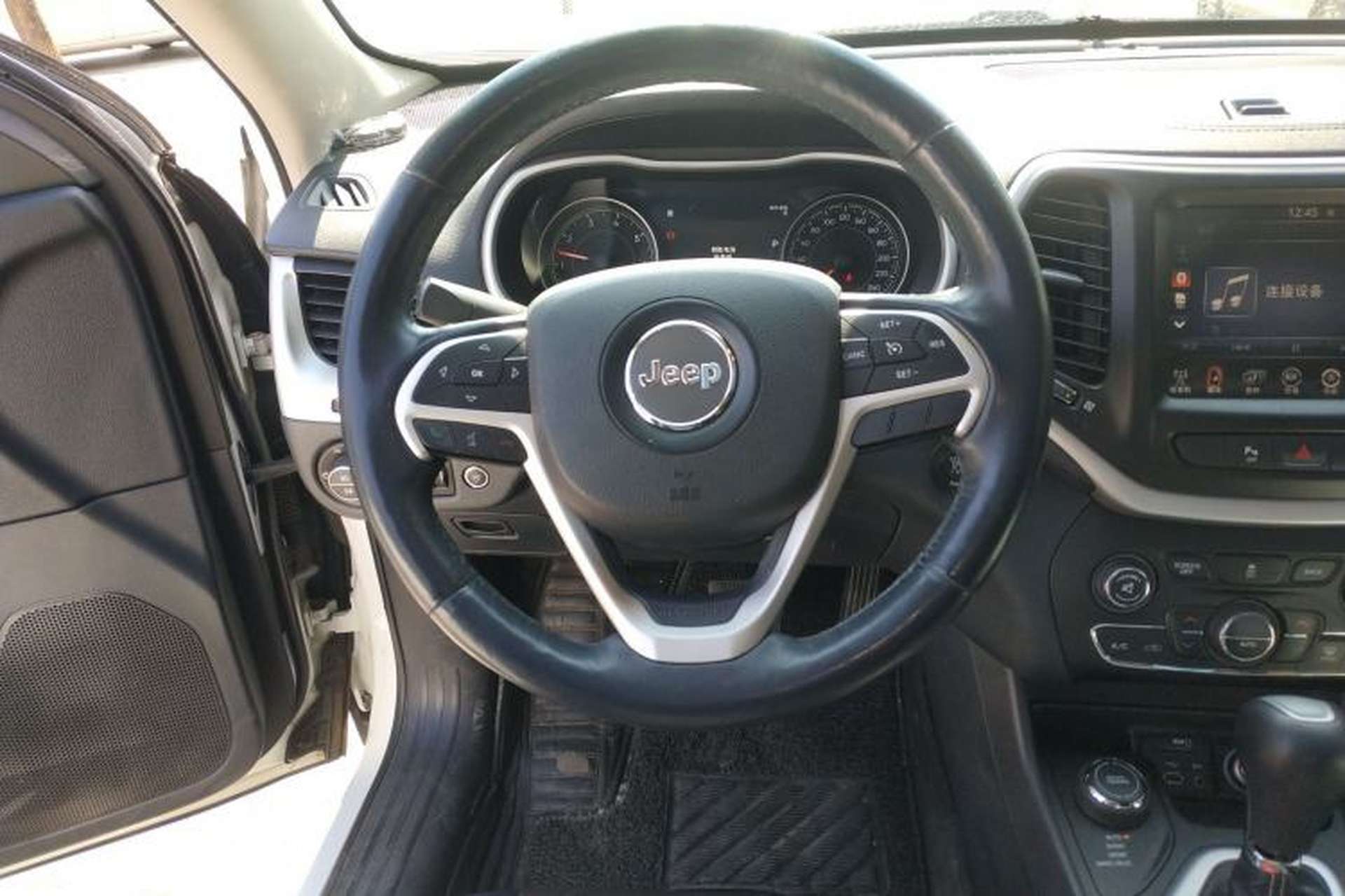 Used Jeep Cherokee 2014 2.4L Luxury Edition Steering Wheel