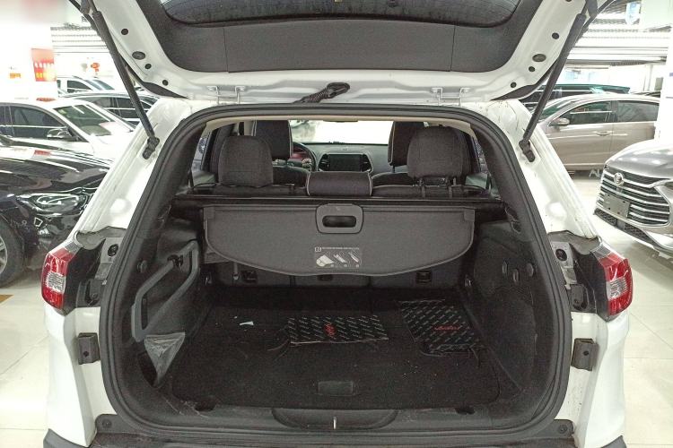 Used Jeep Cherokee 2014 2.4L Urban Edition Trunk