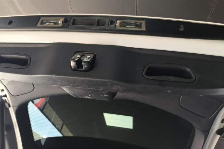 Used Jeep Cherokee 2014 2.4L Elite Edition Trunk