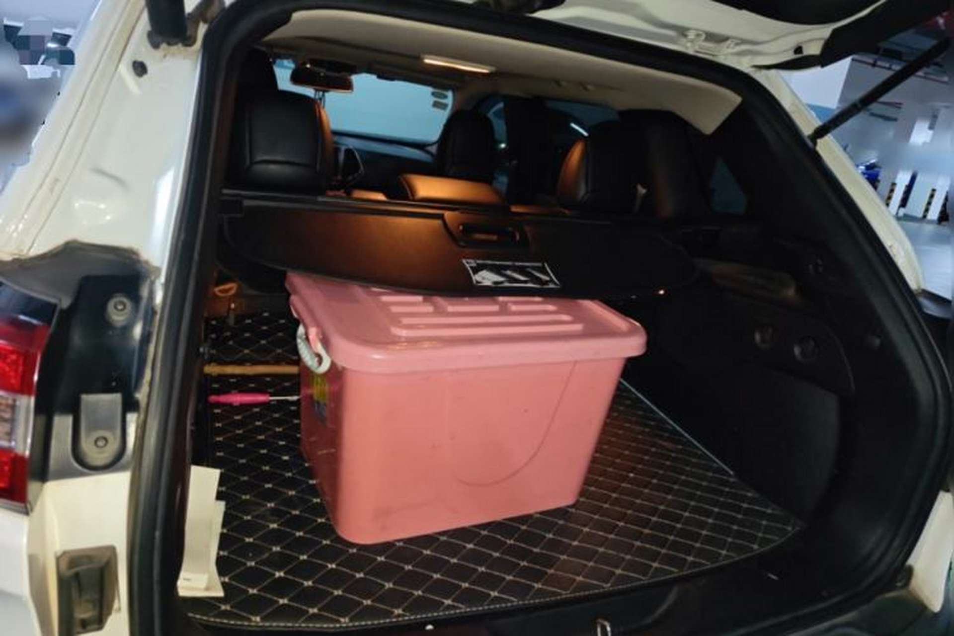 Used Jeep Cherokee 2014 2.4L Luxury Edition Trunk