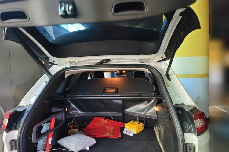 Used Jeep Cherokee 2014 2.4L Luxury Edition Trunk